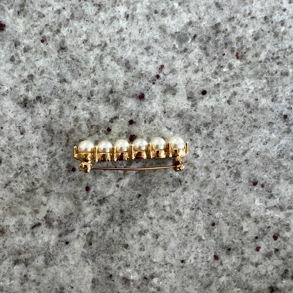 Nordstrom Faux Pearl Brooch - Picture 3 of 4